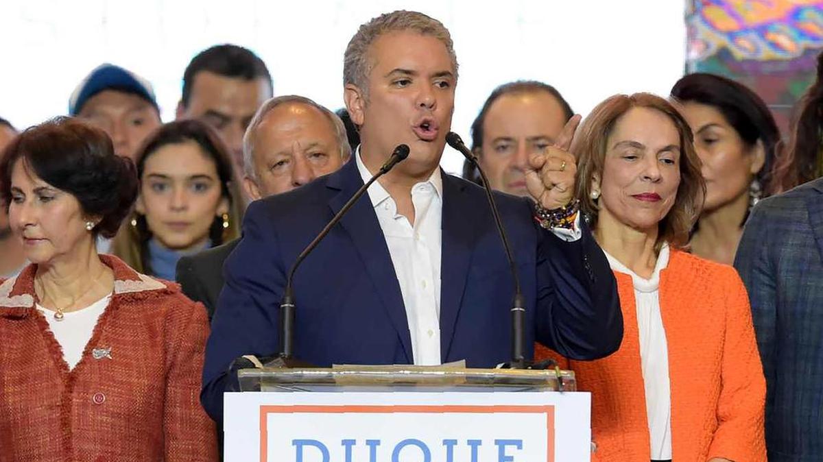 Iván Duque celebra con sus seguidores en Bogotá luego de ganar las elecciones presidenciales en Colombia, el 17 de junio de 2018.