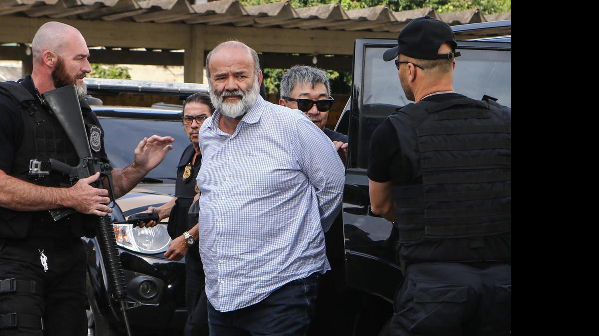 
Joao Vaccari, acusado de corrupción, asociación ilícita y lavado de dinero, permanecía en libertad, pero fue detenido debido a que la policía temía que pudiera obstaculizar la investigación.
