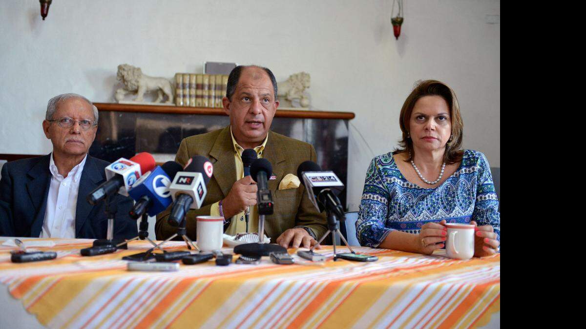 
El presidente de Costa Rica, Luis Guillermo Solís, informó el jueves que pidió la renuncia a su ministro de la Presidencia, Melvin Jiménez, por el “desgaste” del cargo debido a una serie de polémicas.


