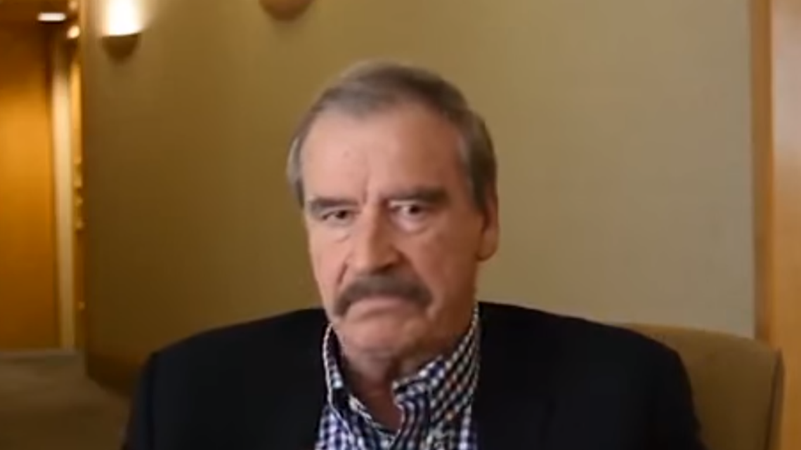 El miércoles en una entrevista a Breitbart News, Fox le pidió disculpas a Donald Trump por su lenguaje “vulgar”. Captura de video.