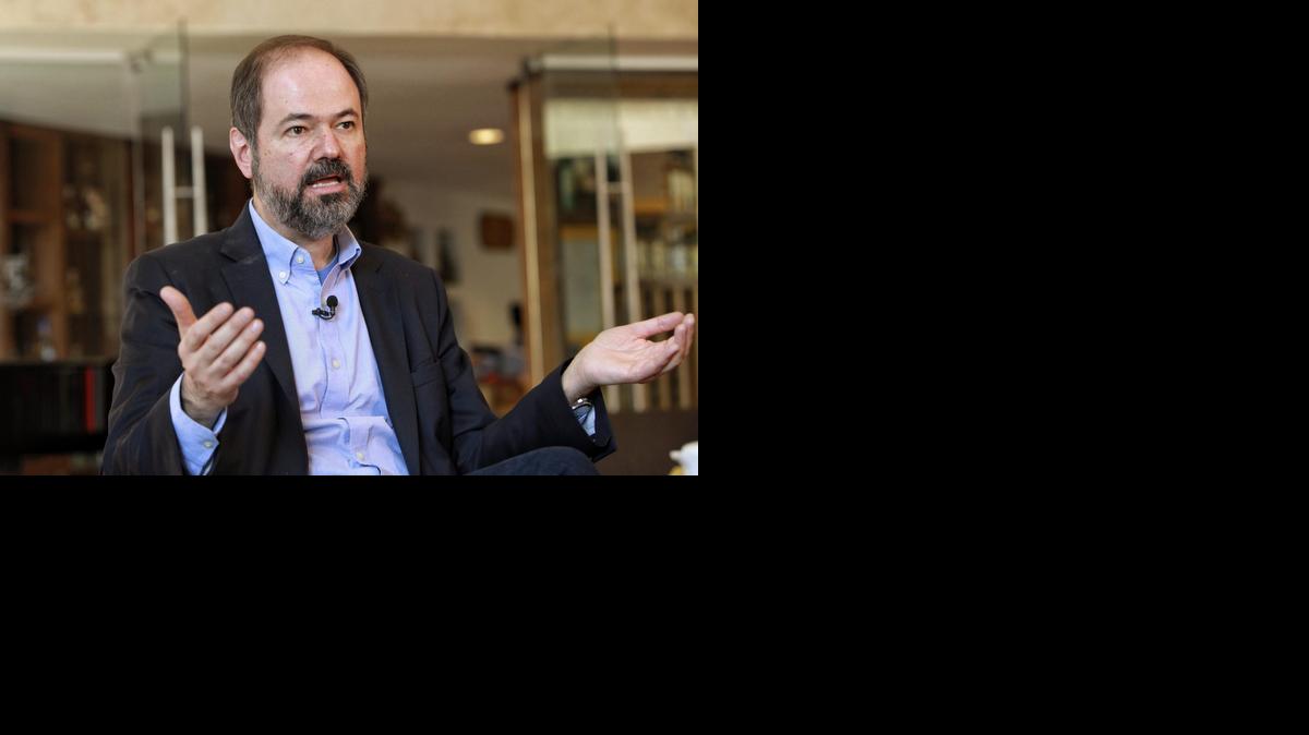
El escritor mexicano Juan Villoro dijo el martes, en el marco de la Feria Internacional del Libro de Guadalajara, que en su país hay una profunda ‘descomposición social’. 
