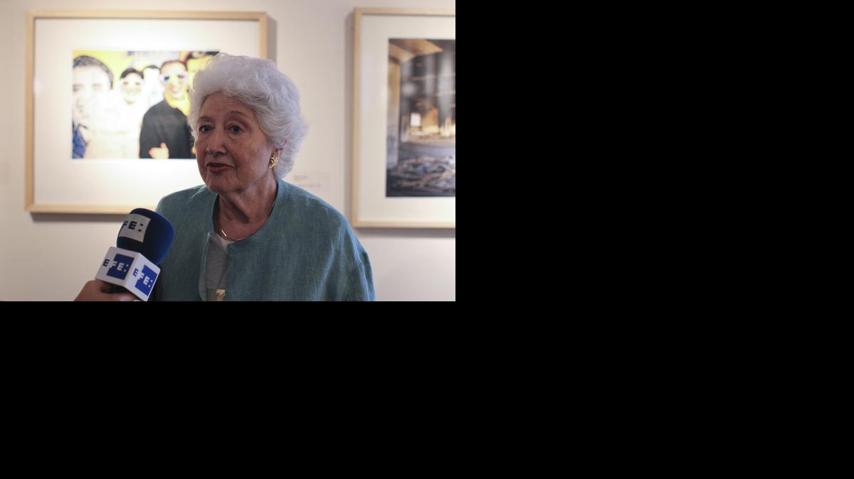 
La fotógrafa argentina Sara Facio, de 82 años, exhibe en Buenos Aires su valiosa colección de fotos tomadas por reconocidos colegas. 
