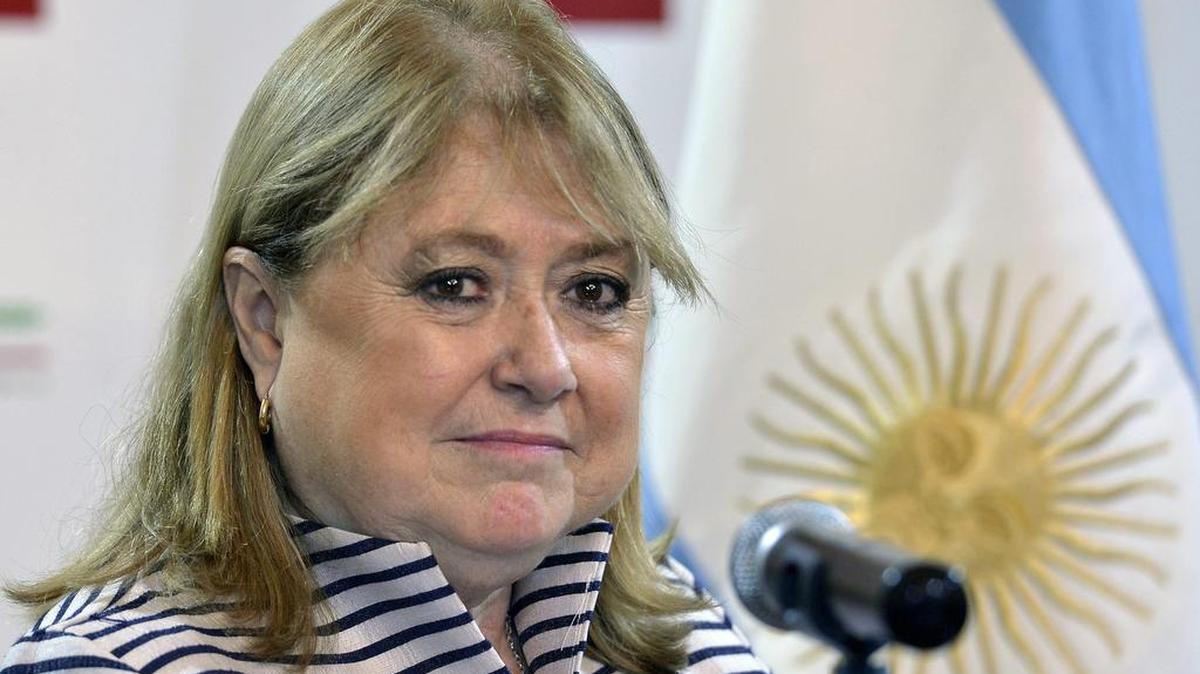 Fotografía de archivo del 16 de mayo de 2016 de la ministra argentina de Exteriores, Susana Malcorra, durante una rueda de prensa, en el Ministerio de Exteriores en Beirut, el Líbano.