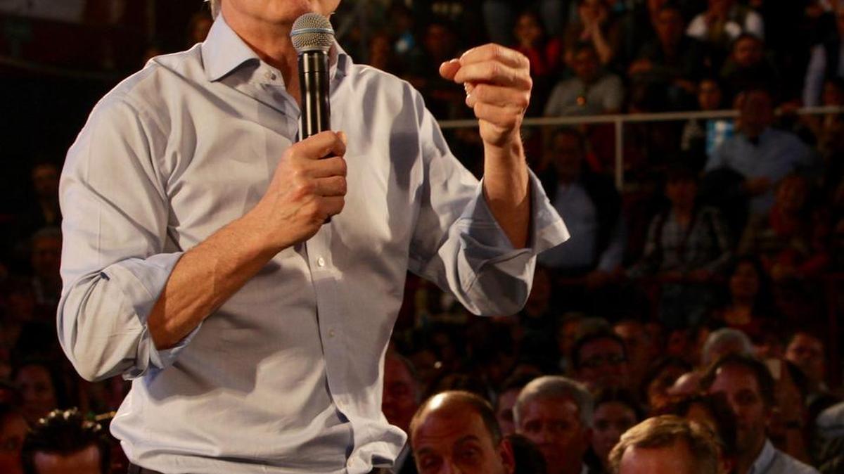 Una fotografía cedida por prensa de Cambiemos muestra al presidente argentino Mauricio Macri mientras habla durante un acto el viernes 21 de julio de 2017, en Mendoza (Argentina).