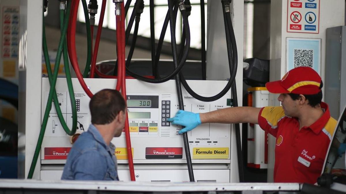 El precio de los combustibles líquidos en Argentina aumentó por cuarta vez este año, en un promedio del 10%.
