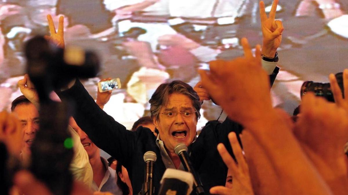 El candidato opositor Guillermo Lasso en espera de los resultados de las elecciones en Guayaquil, Ecuador, el domingo 2 de abril.