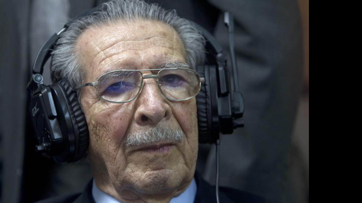 
El ex dictador de Guatemala, José Efraín Ríos Montt, en su juicio por genocidio en Ciudad de Guatemala, en el 2013.
