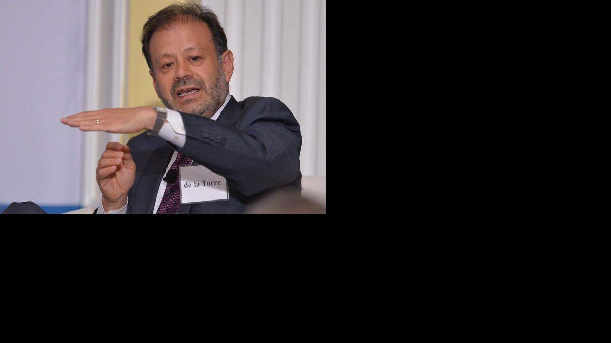 
Augusto de la Torre, jefe del Banco Mundial para Latinomérica, dijo que la región en los años 80 y 90 era propensa a auges y caídas, y las reformas claves que han rescatado a parte de América Latina de ese ciclo son macroeconómicas.

