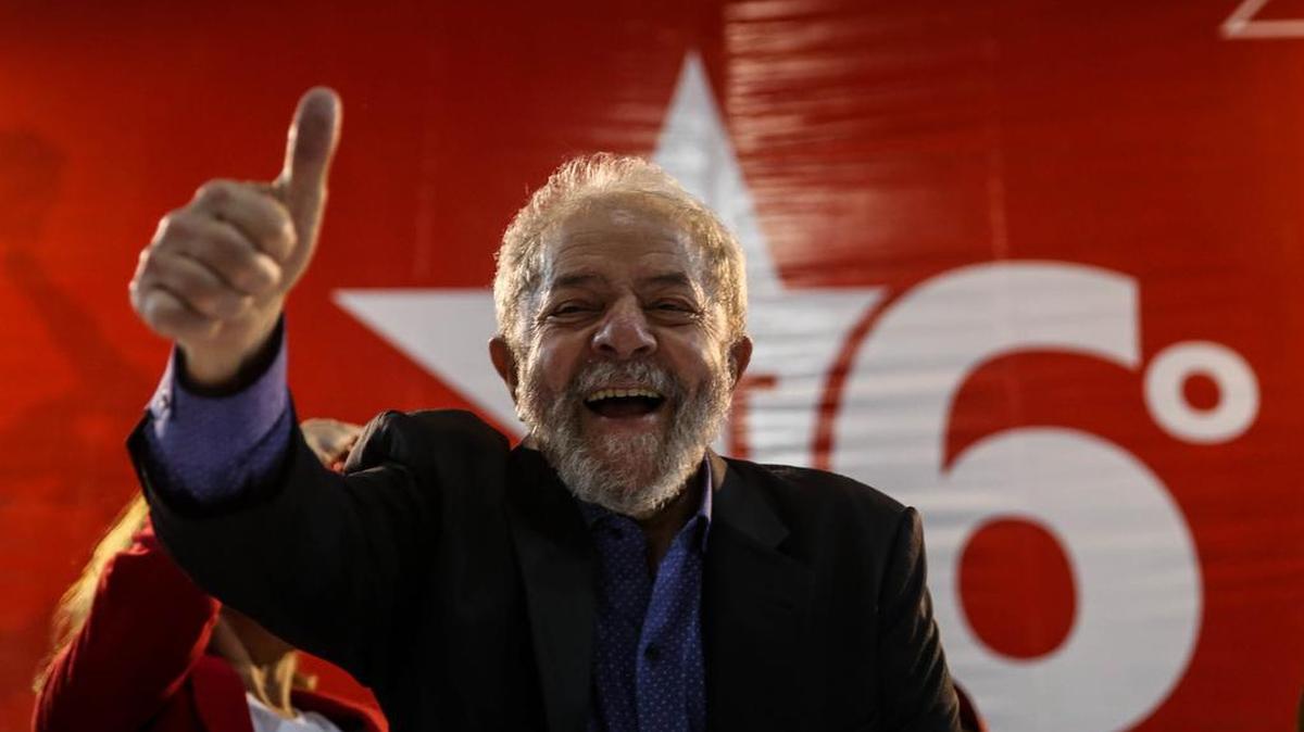 El ex presidente de Brasil Luiz Inácio Lula da Silva participa el viernes 5 de mayo de 2017 en la apertura de un congreso regional del Partido de los Trabajadores (PT), que se celebra en Sao Paulo (Brasil).