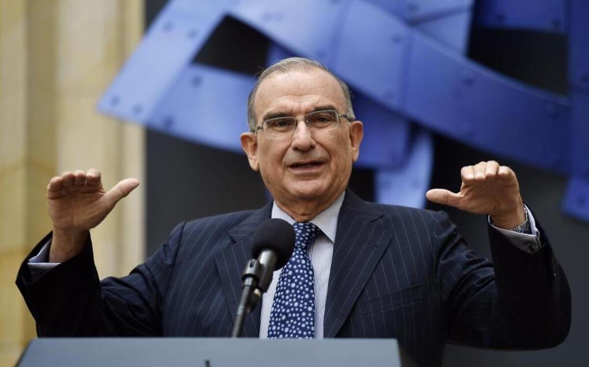 Humberto De la Calle, el 16 de Agosto de 2016 en Bogotá (Colombia). De la Calle anunció la incorporación de varios ministros a los diálogos que están en la recta final y aseguró que sería un error renegociar puntos del acuerdo según el resultado del plebiscito.