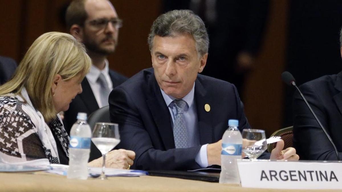 El gobierno de Mauricio Macri decidió el despido de miles de empleados públicos al revisar los contratos laborales.