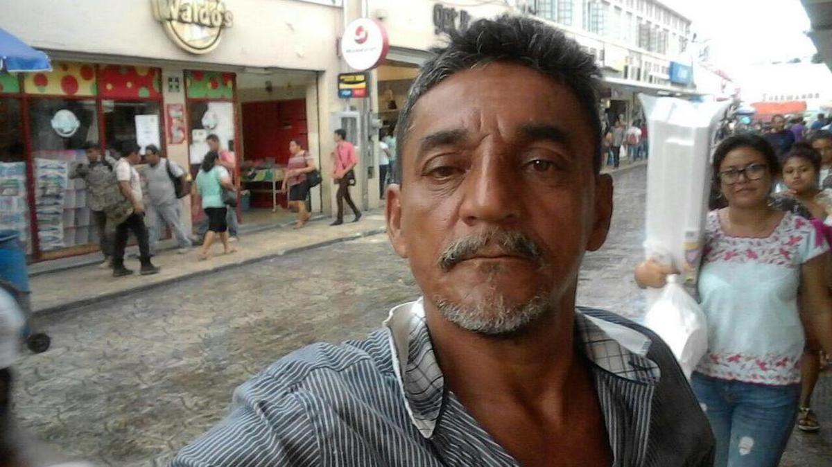 Fotografía sin fecha cedida hoy, martes 22 de agosto de 2017, que muestra al periodista mexicano Cándido Ríos Vázquez.