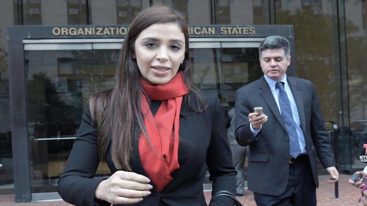 La esposa de Joaquín "El Chapo" Guzmán, Emma Coronel, asiste hoy, jueves 27 de octubre de 2016, a la sede de la Comisión Interamericana de Derechos Humanos de la OEA en Washington DC (Estados Unidos), donde habló sobre la supuesta "violación de derechos humanos" a su esposo. Coronel pidió a los miembros del organismo que visiten en prisión a su marido porque su vida corre peligro y su salud experimenta "problemas serios".