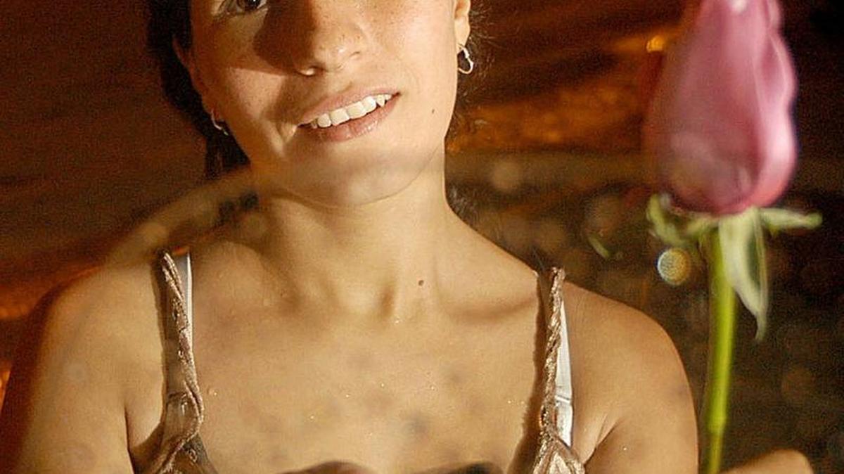Fotografía tomada en marzo de 2001 en la que se observa a la colombiana Leidy Tabares, reconocida en festivales de todo el mundo por su papel de protagonista en la película “La Vendedora de Rosas”.