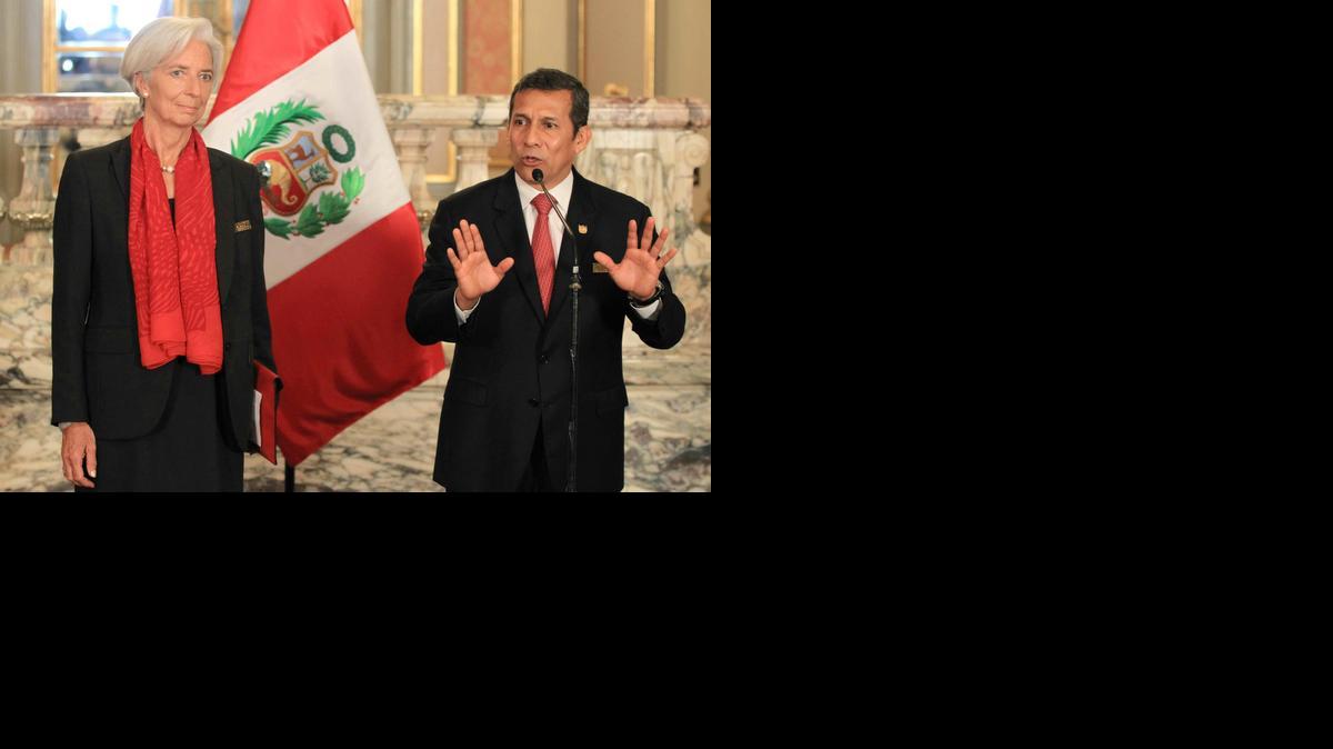 
El presidente de Perú, Ollanta Humala, y la directora gerente del FMI, Christine Lagarde, declaran a la prensa el martes en Lima.

