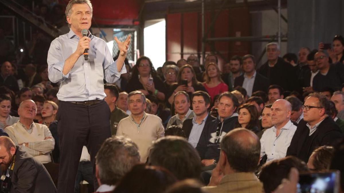 Una fotografía cedida por prensa de Cambiemos muestra al presidente argentino Mauricio Macri mientras habla durante un acto el viernes 21 de julio de 2017, en Mendoza (Argentina).