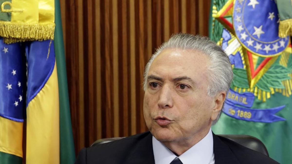 El presidente interino de Brasil, Michel Temer, habla en la primera reunión con su gabinete hoy, viernes 13 de mayo de 2016, en el Palacio de Planalto Brasilia (Brasil).