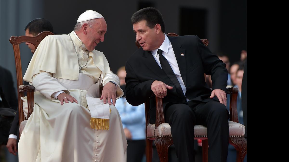 
 El papa Francisco llegó hoy a Asunción, capital de Paraguay, donde estará hasta el domingo y cerrará una gira latinoamericana que antes le ha llevado por Ecuador y Bolivia. 
