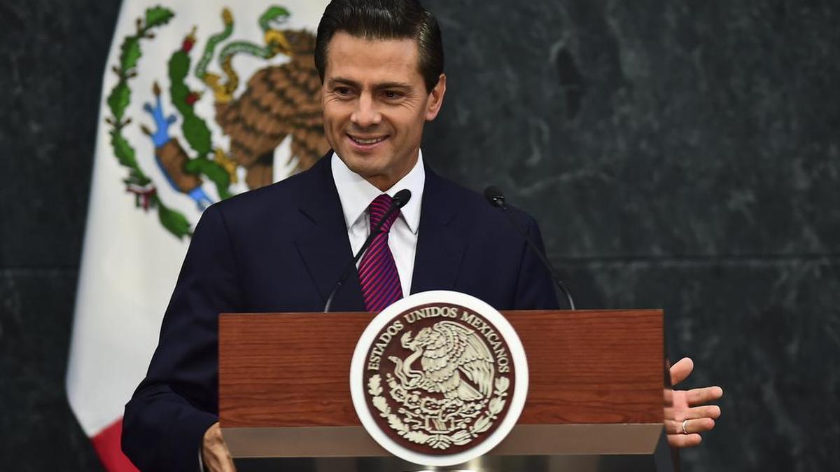 
El presidente de México Enrique Peña Nieto durante el nombramiento el jueves de la nueva canciller y del comisionado de seguridad.
