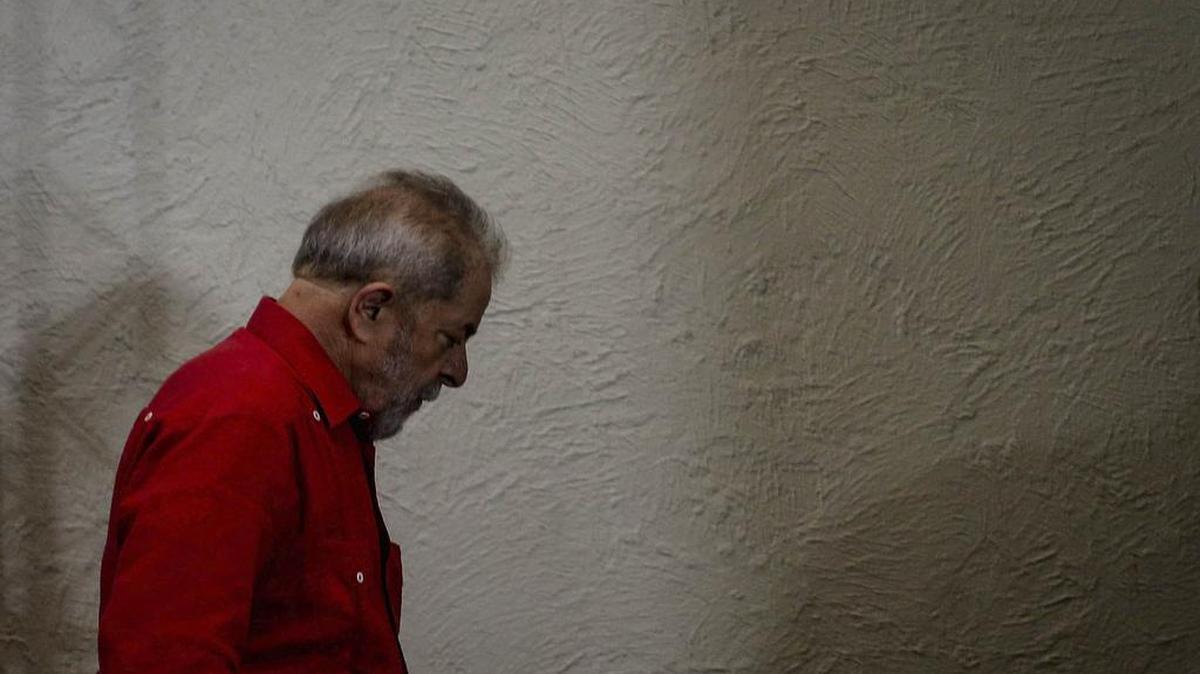 El ex presidente brasileño Luiz Inacio Lula da Silva llega el viernes 24 de marzo de 2017, al Seminario del Partido de los Trabajadores (PT), en Sao Paulo (Brasil).