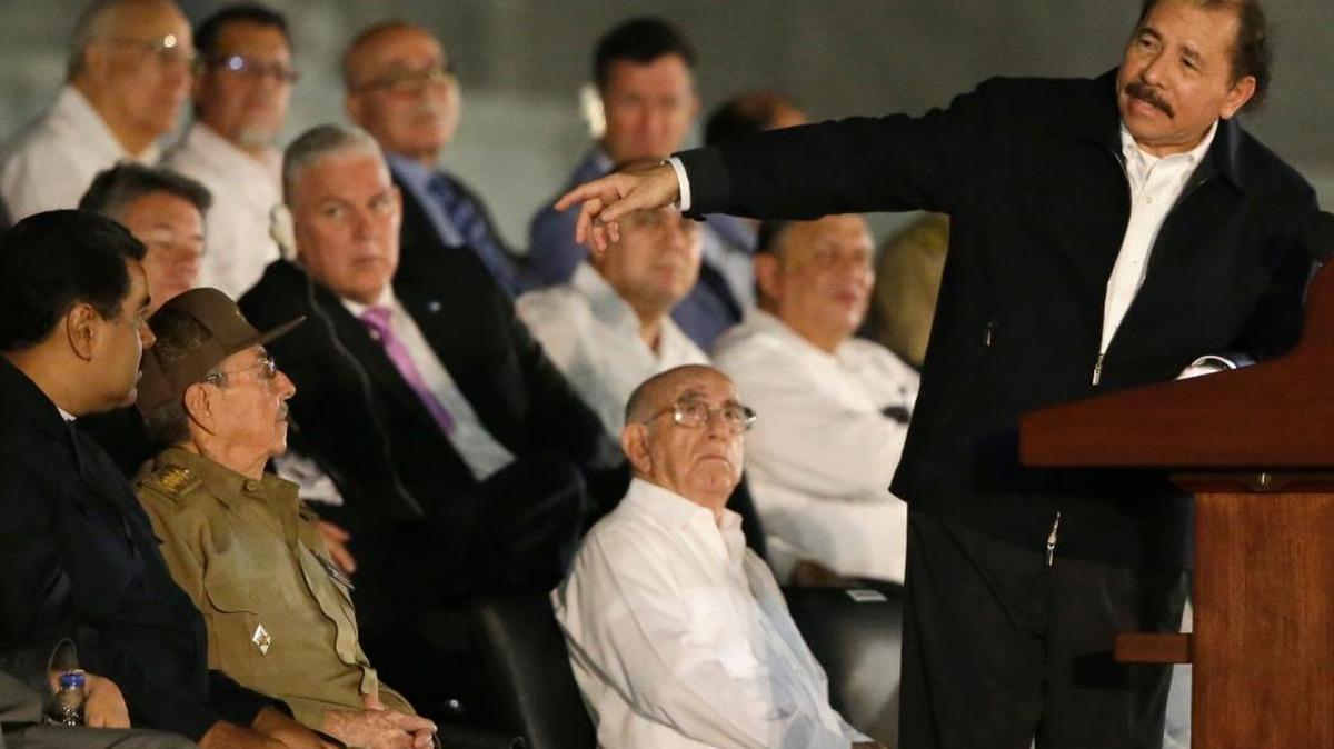 El gobernante de Nicaragua, Daniel Ortega, da un discurso durante recordatorio a Fidel Castro en la Plaza de la Revolución, de La Habana,el 29 de noviembre.