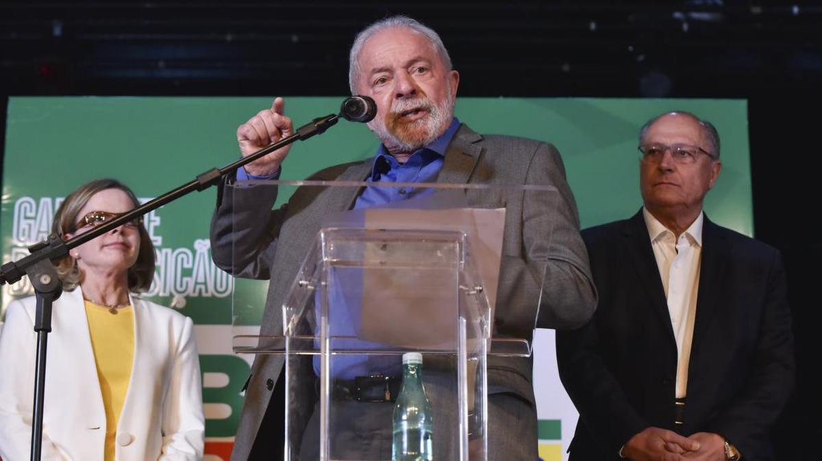 El presidente electo de Brasil, Luiz Inácio Lula da Silva, anuncia algunos de los nombramientos de su gabinete, durante una conferencia de prensa en la sede de su equipo de transición en Brasilia, el 9 de diciembre del 2022.