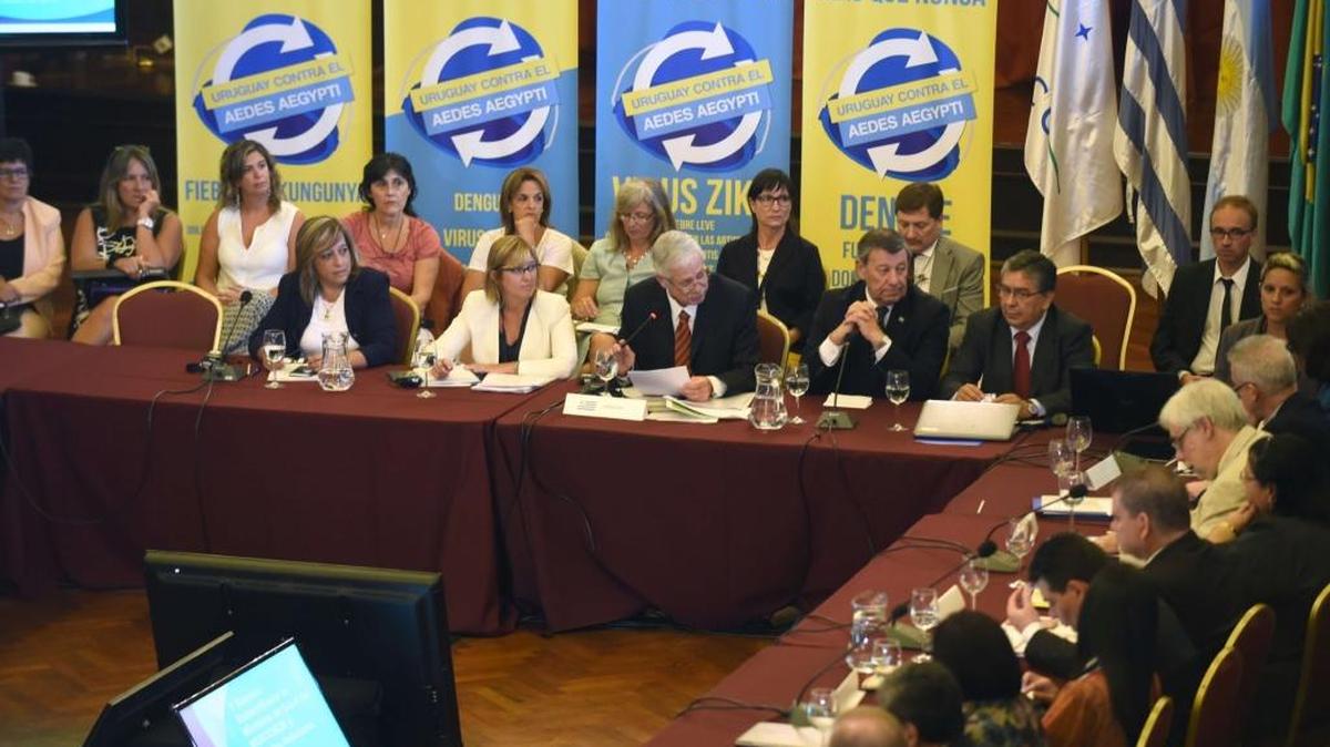Vista general de la inauguración el miércoles de la reunión de ministros de Salud de Latinoamérica, en Montevideo, sobre el zika.
