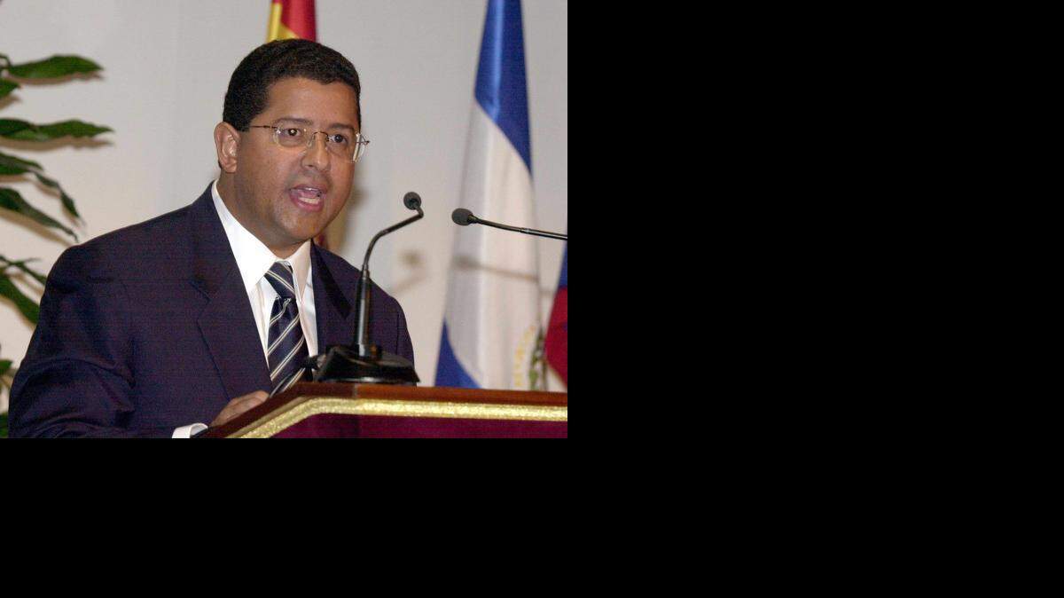 <cutline_leadin>El ex </cutline_leadin>presidente salvadoreño Francisco Flores durante un encuentro en Madrid. Foto de archivo.<252><252>