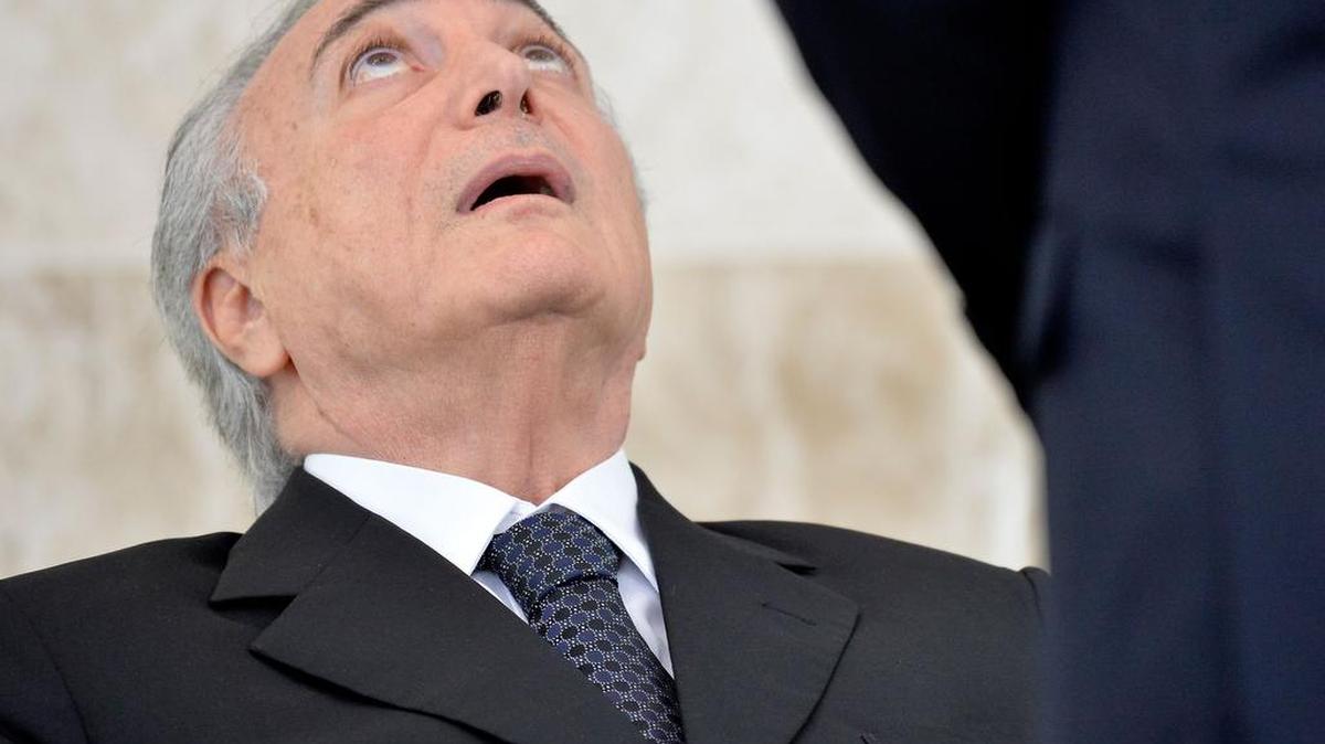 El presidente interino de Brasil, Michel Temer, asiste al acto de entrega de las cartas credenciales de embajadores, el miércoles 25 de mayo de 2016, en el Palacio del Planalto, en Brasilia.