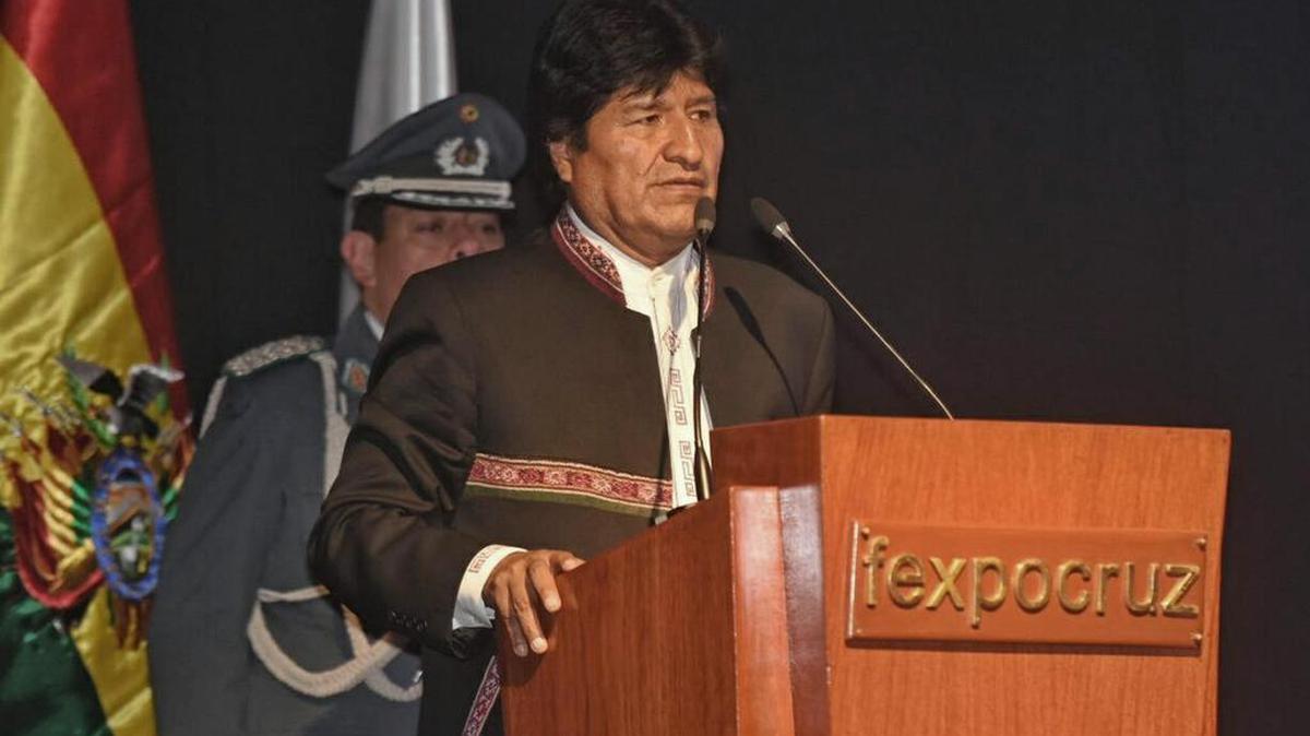 Fotografía cedida por la Agencia Boliviana de Información que muestra al presidente de Bolivia, Evo Morales, mientras inaugura el 18 de octubre de 2017, la edición 2017 de la Expo Aladi, en la ciudad de Santa Cruz (Bolivia).