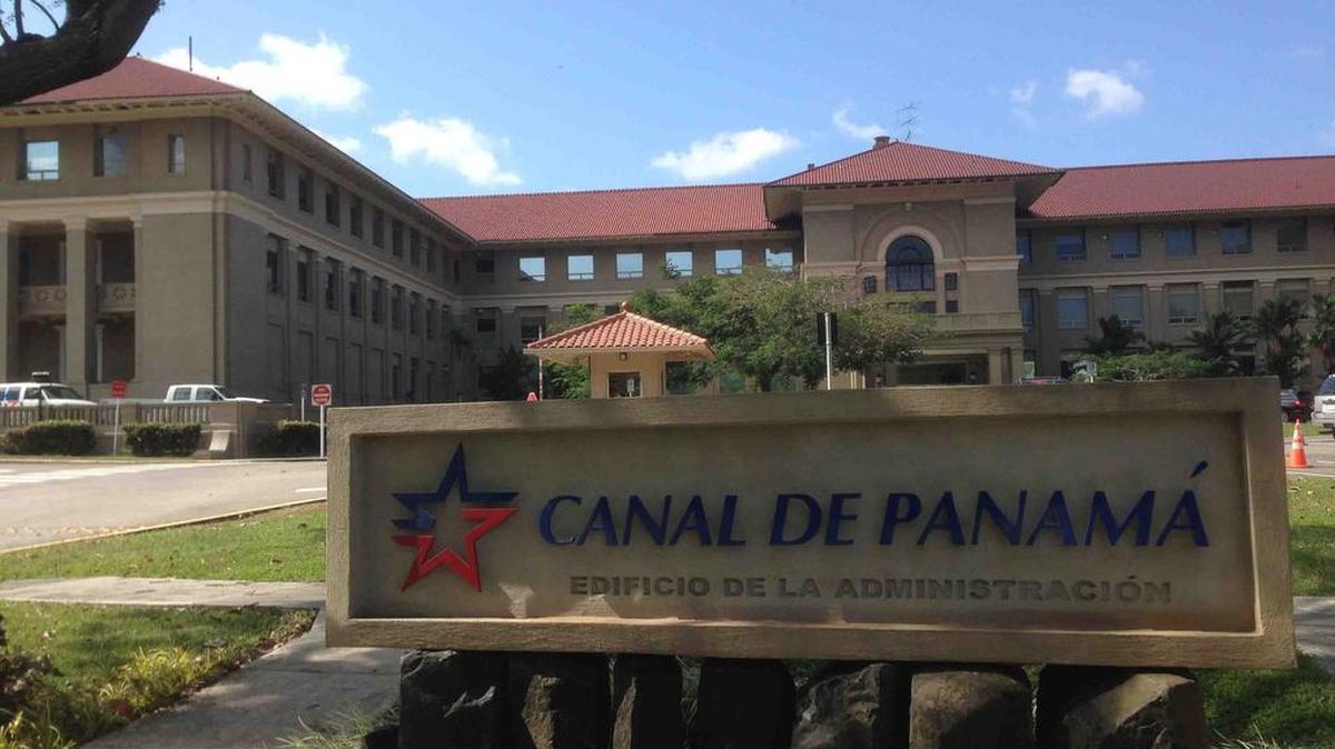 
La sede de las oficinas del Canal de Panamá, en enero. El Sindicato Único de Trabajadores de la Construcción y Similares (SUNTRACS) convocó para este miércoles a una huelga de tiempo indefinida a los aproximadamente 6,000 obreros que trabajan tanto en el Atlántico como en el Pacífico en la construcción de las nuevas esclusas que ejecuta GUPC.
