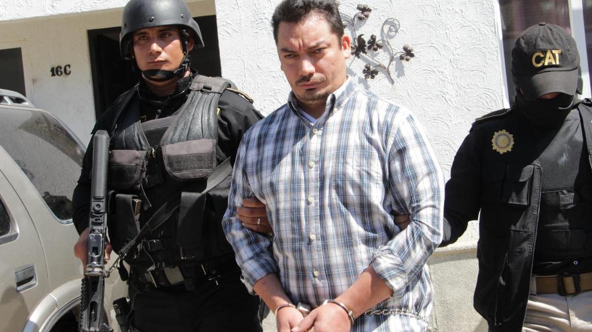 El salvadoreño Pedro Benjamín Rivas Zelaya, conocido como “Sniper” y “Pedro”, y uno de los jefes de la Mara Salvatrucha, cayó preso cerca de la capital guatemalteca y fue expulsado a El Salvador.