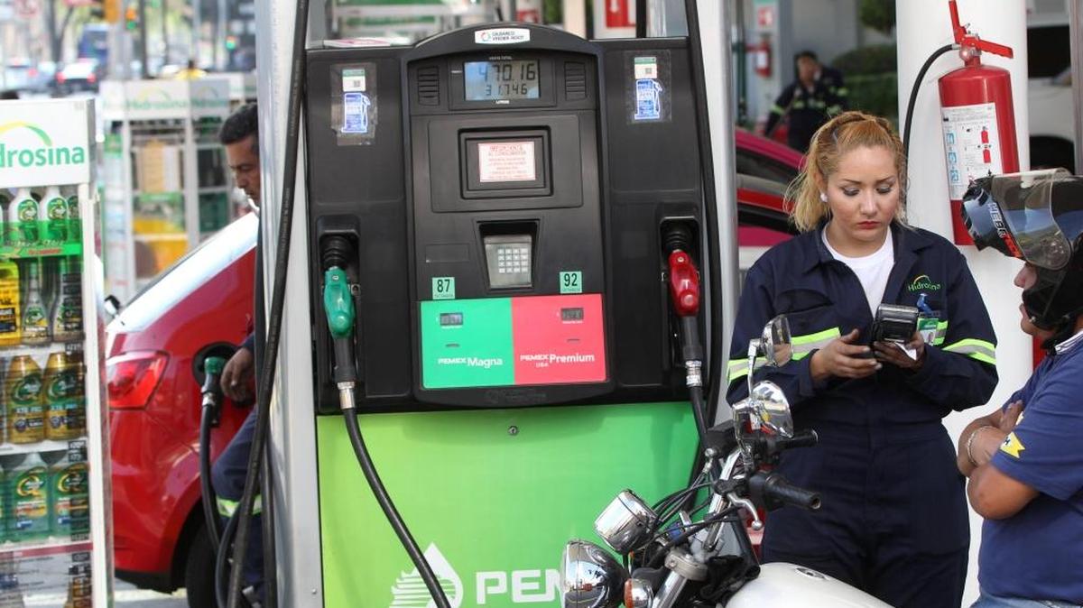 Una gasolinera en la Ciudad de México este miércoles. El gobierno anunció un alza de precios de 20 por ciento el próximo año.