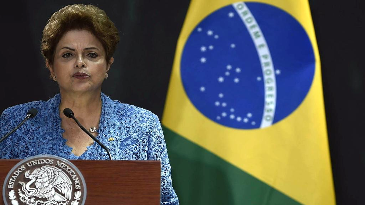 
La presidenta de Brasil, Dilma Rousseff, habla con la prensa el martes en el Palacion Nacional de México, en Ciudad de México.
