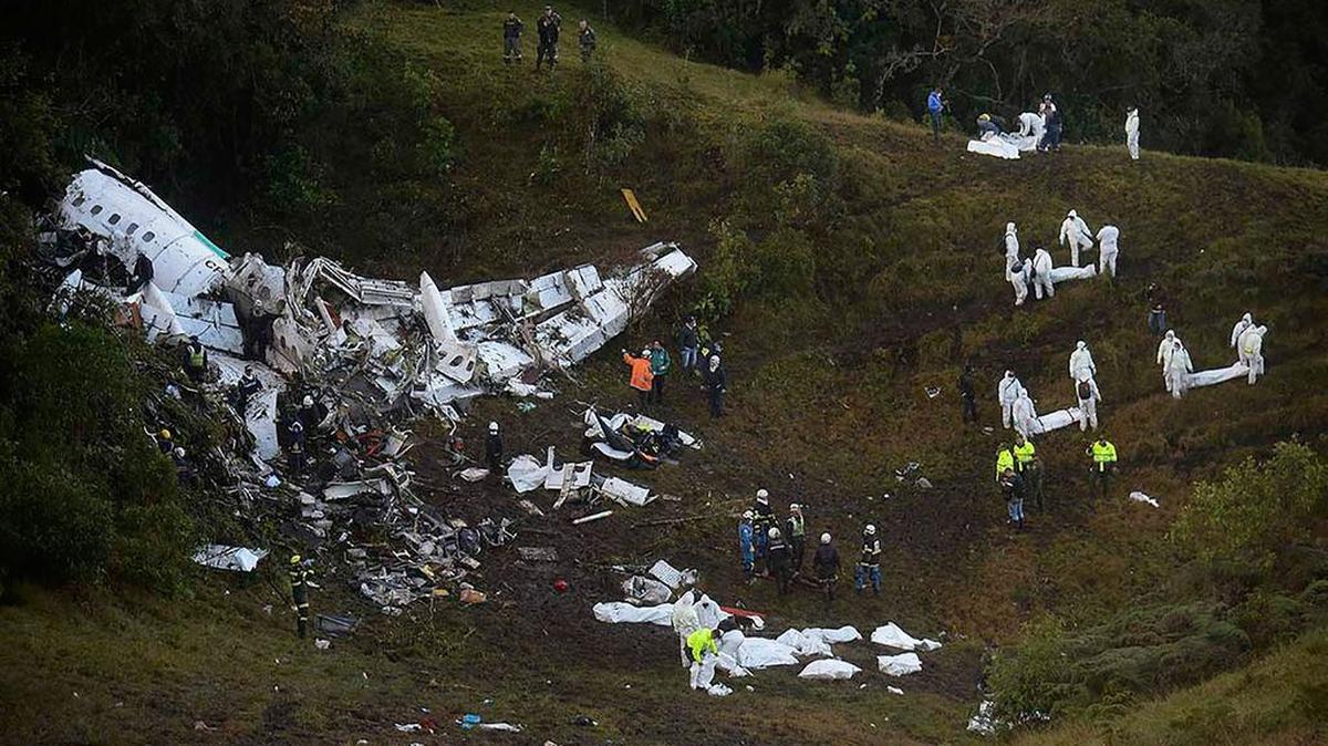 En el siniestro murieron 71 de las 77 personas que iban a bordo, entre ellas jugadores y directivos del club Chapecoense de Brasil, así como periodistas. Hubo además seis sobrevivientes.