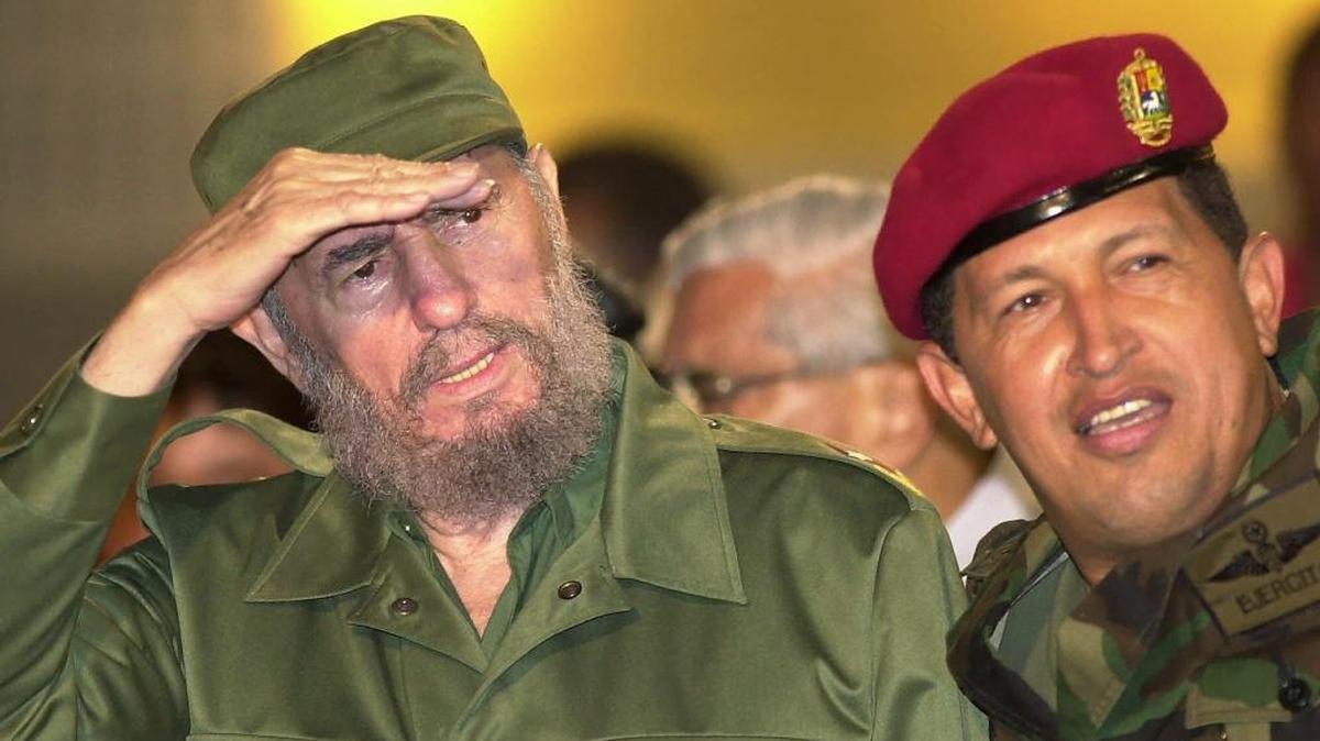 El ex gobernante cubano Fidel Castro y el venezolano Hugo Chávez.