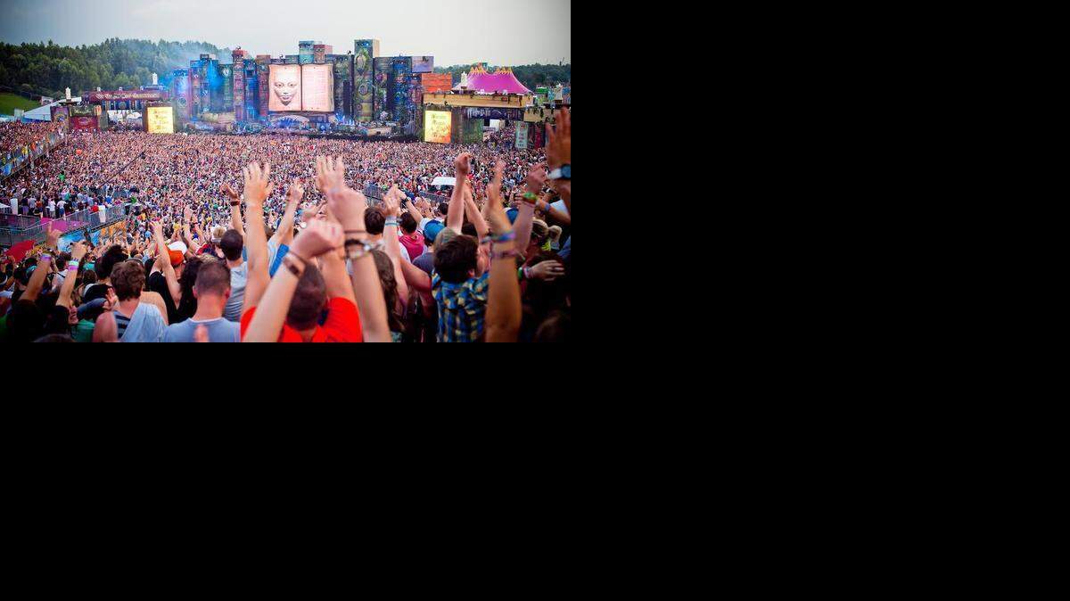 
Más de 150 DJ internacionales participarán en Tomorrowland Brasil, uno de los festivales musicales más importantes del mundo, que se efectuará del 1 al 3 de mayo en la ciudad de Itu, en el estado de Sao Paulo.
