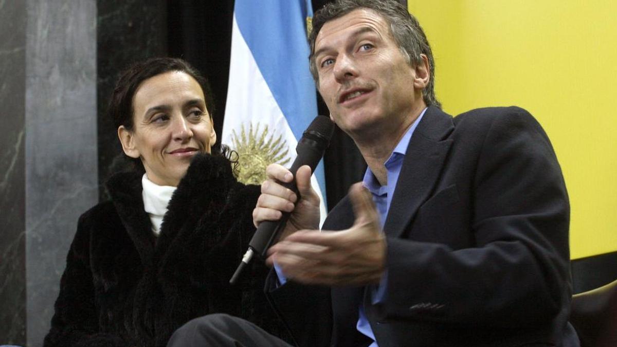 El entonces alcalde de Buenos Aires), Mauricio Macri, y su compañera de fórmula Gabriela Michetti el 25 de junio de 2007.