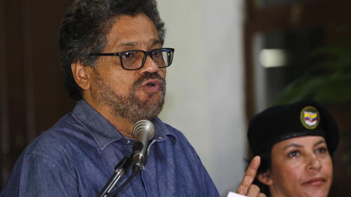 
“Este proceso, que hoy transita su etapa más decisiva, debe alejar toda veleidad de desconfianza al honrar el compromiso de la palabra empeñada”, dijo el jefe negociador de la guerrilla comunista, Iván Márquez.
