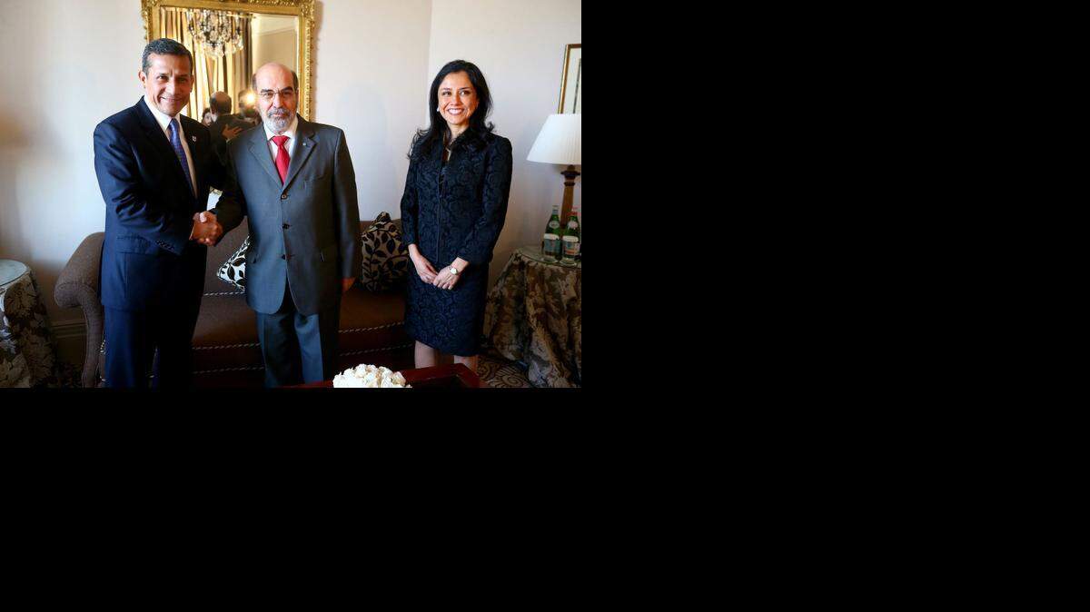 
“La nutrición es un asunto público y de responsabilidad global”, afirmó durante un encuentro en el que también participó la Primera Dama de la Nación, Nadine Heredia, en su calidad de embajadora especial de la FAO. En la foto junto a José Graziano Da Silva (centro).
