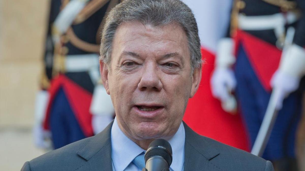 El presidente colombiano Juan Manuel Santos, en París, el 22 de junio. Santos condenó las agresiones contra diputados opositores en Venezuela.