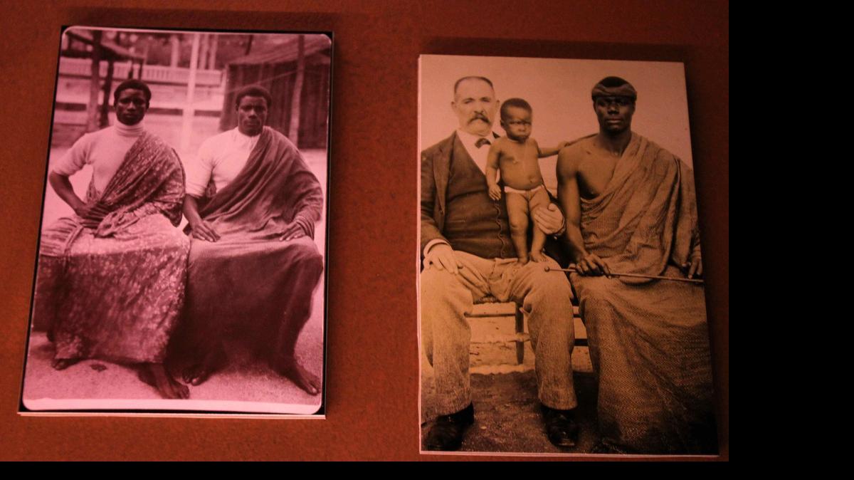 
Las fotografías, que pertenecen a una colección del Museo de Antropología de Madrid, documentan las exposiciones que exhibían en Europa a personas traídas de los países africanos, americanos o asiáticos que formaban parte de los imperios coloniales a mediados del siglo XIX. 
