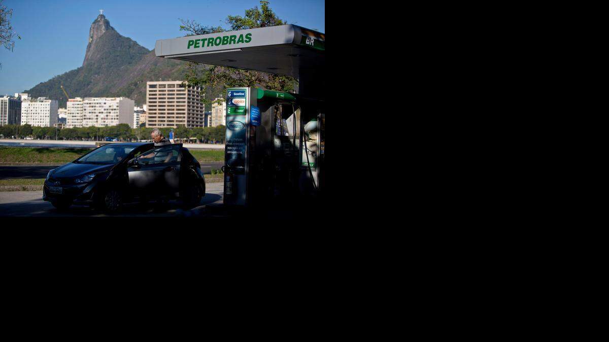 <cutline_leadin>La pesquisa </cutline_leadin>sobre corrupción en Brasil asociada a Petrobras ha involucrado a políticos y empresas.