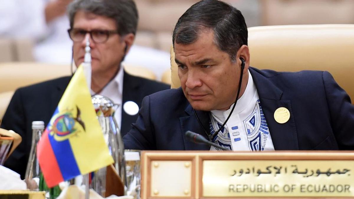 El presidente de Ecuador, Rafael Correa, asiste al encuentro entre país suramericanos y árabes en Riyadh, Arabia Saudita, el miércoles.