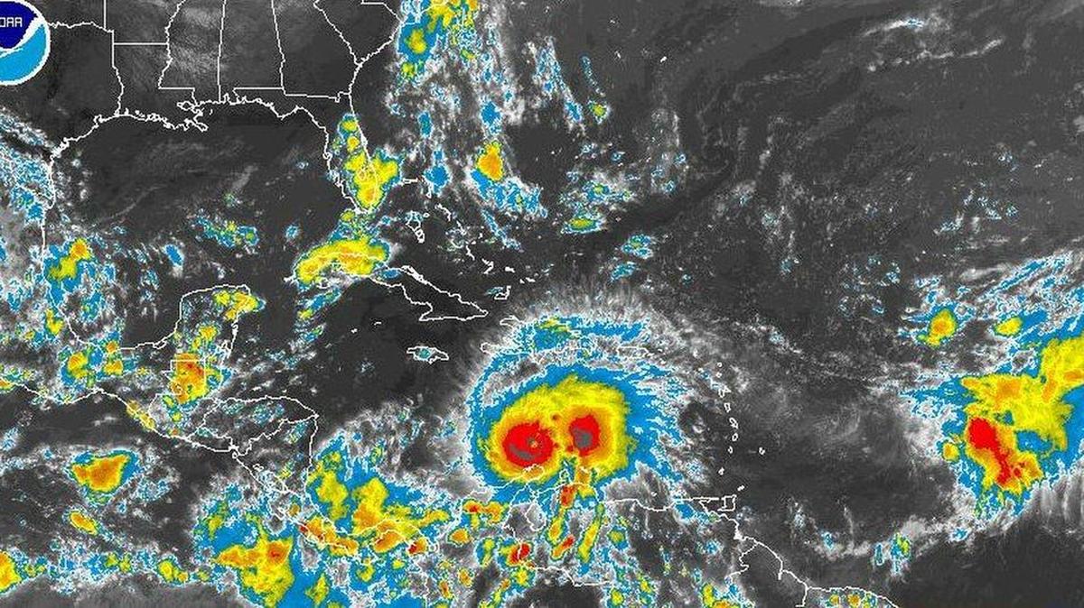 Imagen satelital del huracán Matthew.