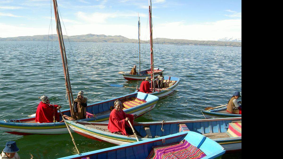 
La orillas del lago Titicaca, el más alto del mundo, han estado habitadas por miles de años. Ahora, la contaminación amenaza con reducirlo a un sitio inhabitable.
