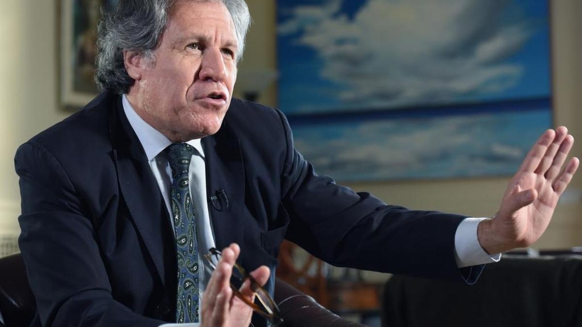 El secretario general de la Organización de Estados Americanos (OEA), Luis Almagro, hablando en en la sede del organismo en Washington, DC.