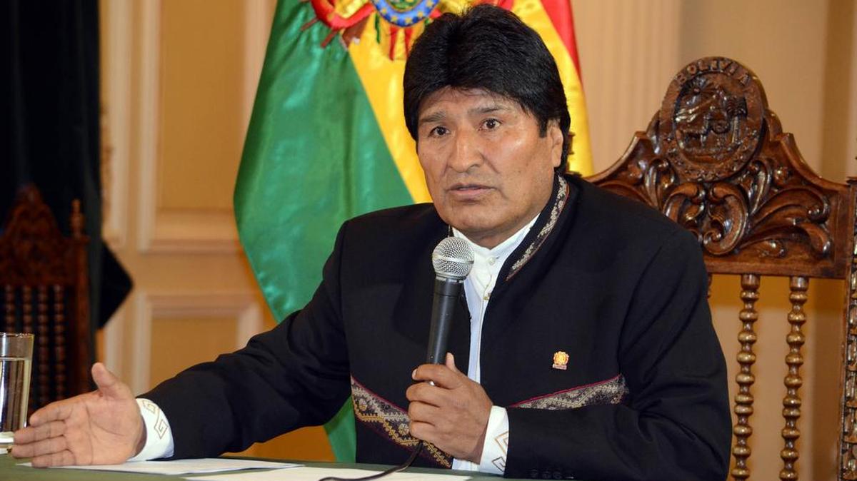 Fotografía cedida por la Agencia Boliviana de Información que muestra al presidente boliviano, Evo Morales, durante una rueda de prensa el miércoles 26 de julio de 2017, en La Paz (Bolivia).