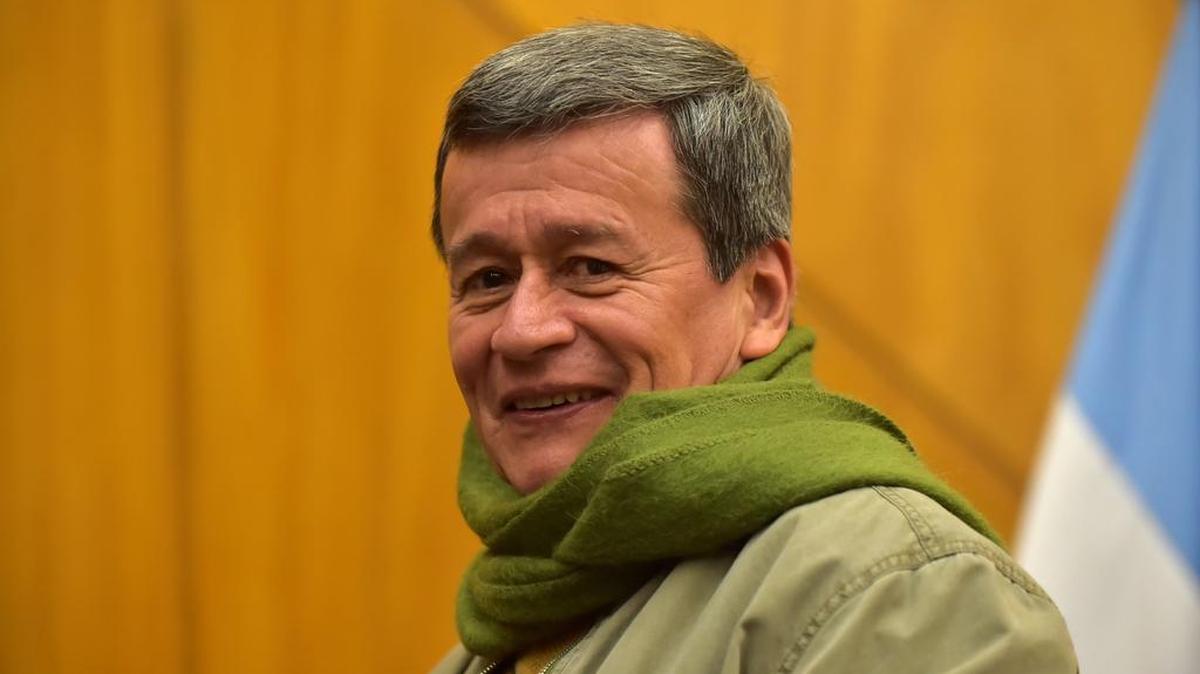 Pablo Beltrán, negociador de la guerrilla ELN en el dialogo con el gobierno de Colombia, durante la presentación del libro “Machuca” el martes, en Quito, Ecuador. Machuca se refiere a un ataque a un oleoducto que mató a 84 personas, y que la ELN lo justificó como “daños colaterales”.