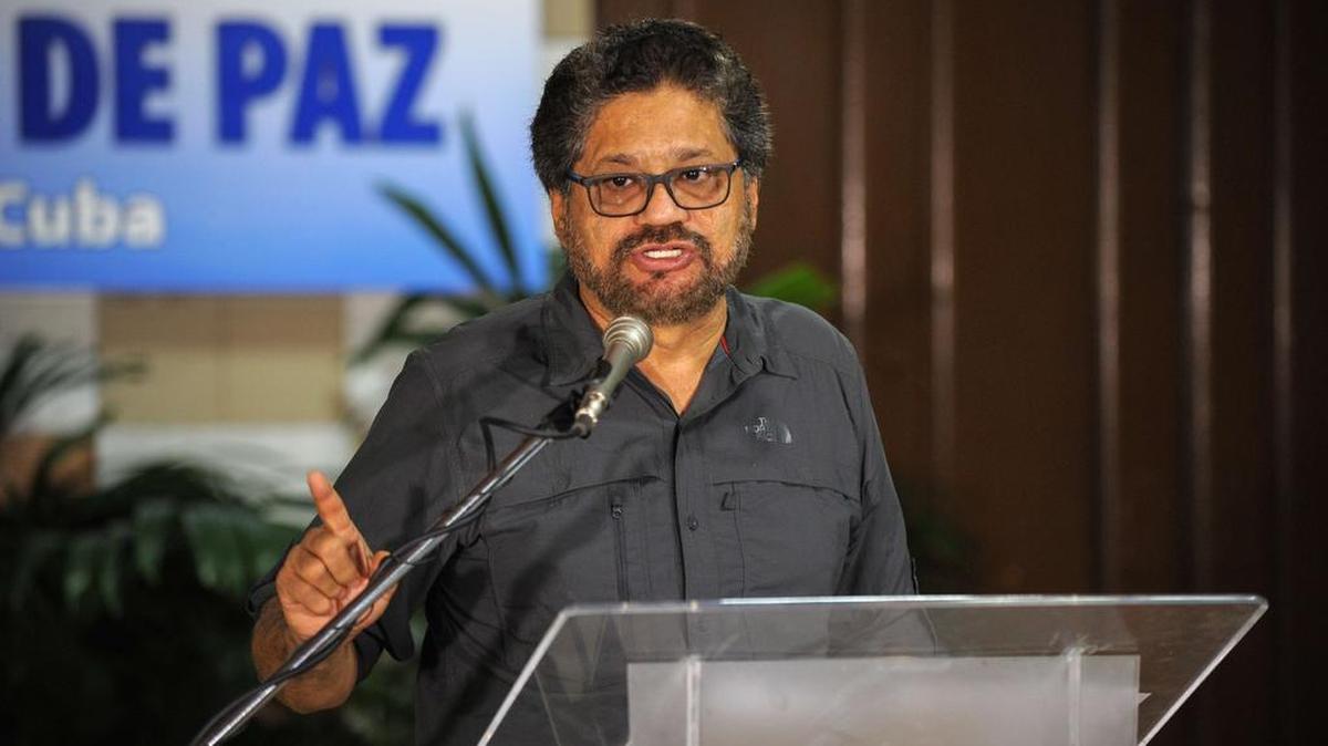 Iván Márquez lee un comunicado en La Habana, Cuba el 18 de noviembre.